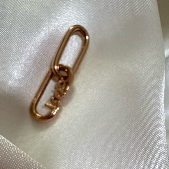 Pandora ME Styling
Love Word Link
Charm, Rose Gold-
Plated - Picture 5 of 9